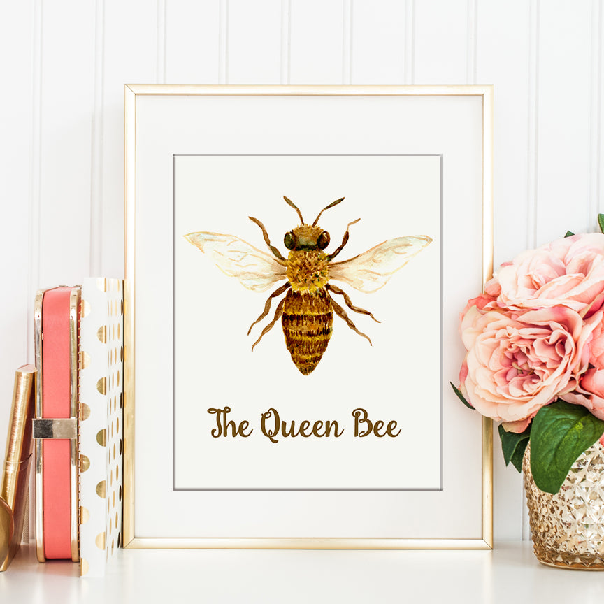 watercolor illustration of a queen bee, detailed graphics, instant download 